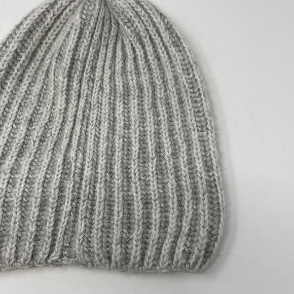 ✨3/$25✨ American Eagle Light Gray Winter Hat - Picture 4 of 5